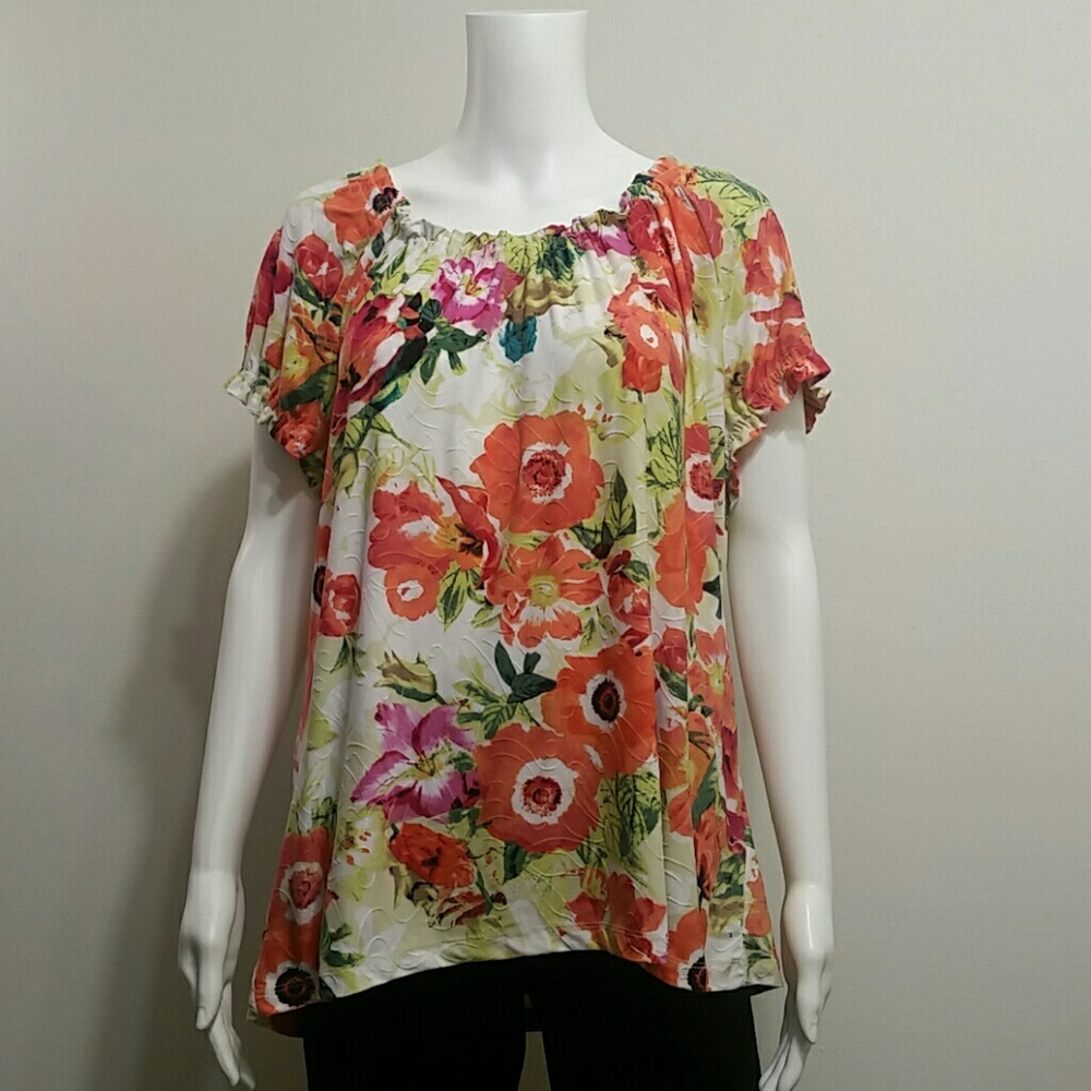 NWT JM Collection Stretch Top